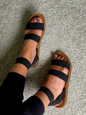 Women's Black Triple-Strap Elastic Sandals with Tan Sole